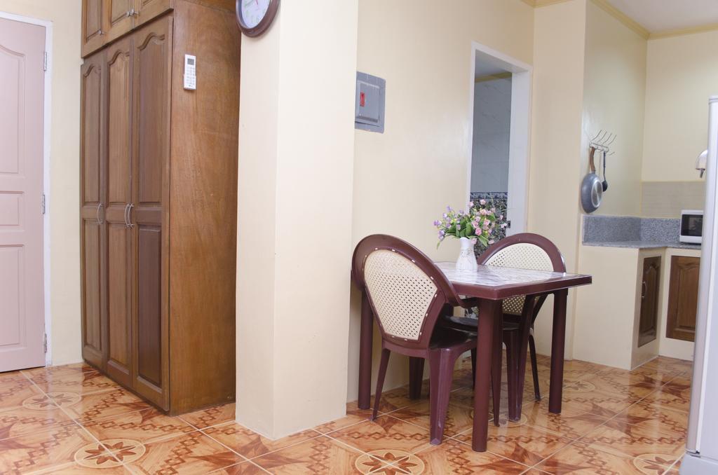 Julz Tropical Apartments Olóngapo Exterior foto