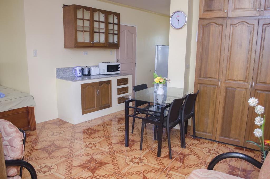 Julz Tropical Apartments Olóngapo Exterior foto
